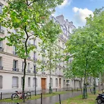 Near Eiffel Tower 1Br 4P Charming Apartment
