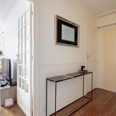 Near Eiffel Tower 1br 4p Charming * Parigi