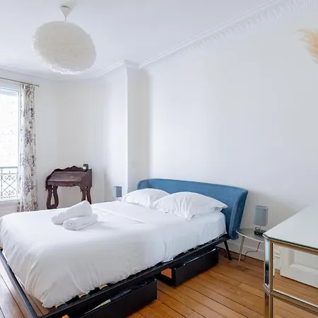 Near Eiffel Tower 1br 4p Charming Appartamento