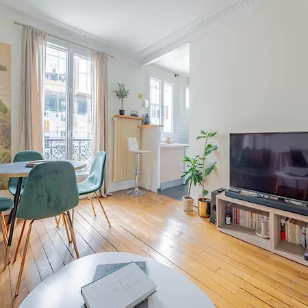 Near Eiffel Tower 1br 4p Charming Apartment *