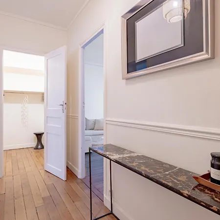 Appartamento Near Eiffel Tower 1br 4p Charming Parigi