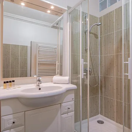 Near Eiffel Tower 1br 4p Charming Appartamento *