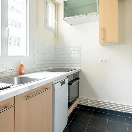 Near Eiffel Tower 1br 4p Charming Apartment *